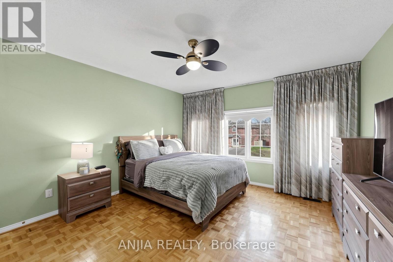 84 Havagal Crescent, Markham, Ontario  L3P 7G5 - Photo 29 - N12976222