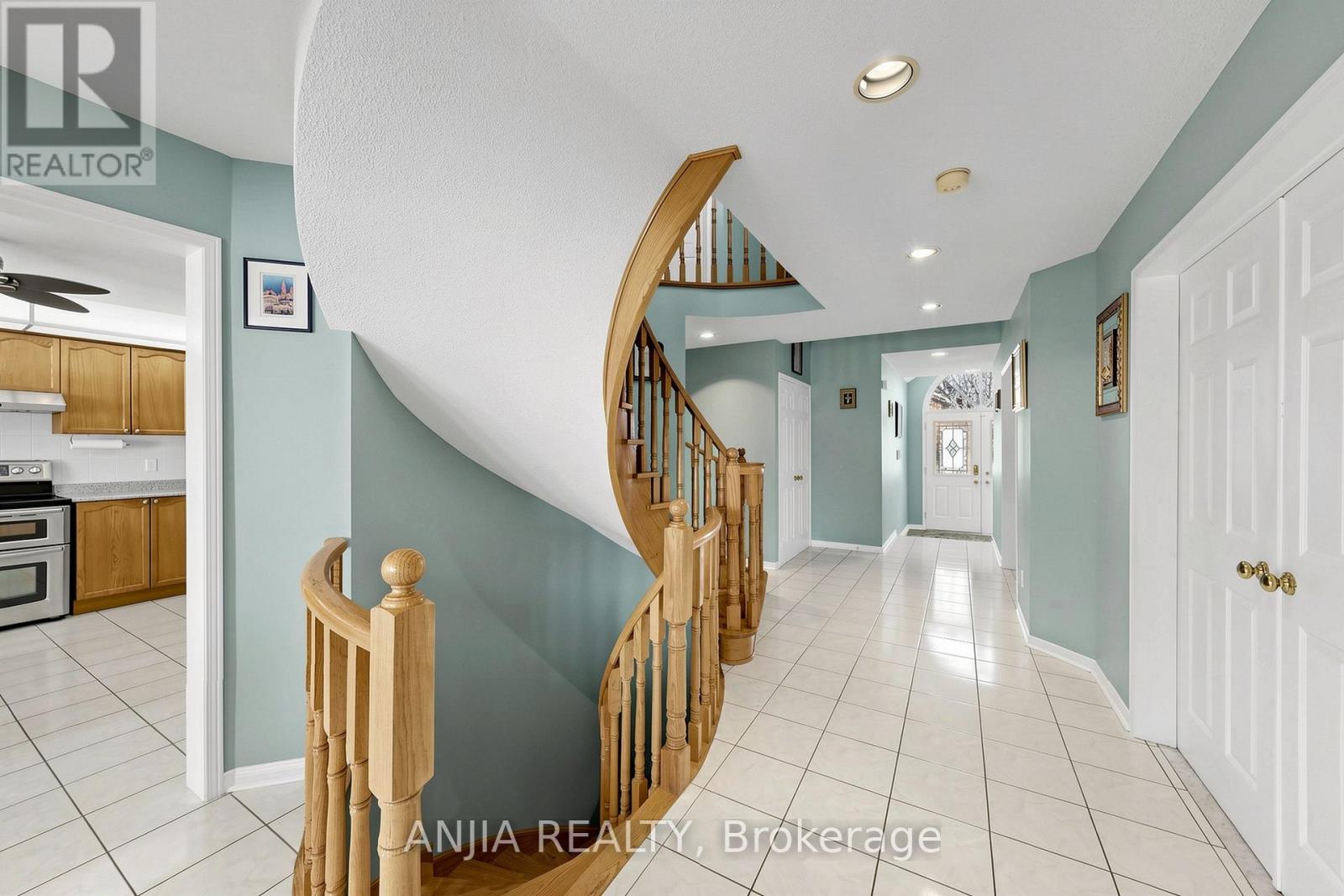 84 Havagal Crescent, Markham, Ontario  L3P 7G5 - Photo 34 - N12976222