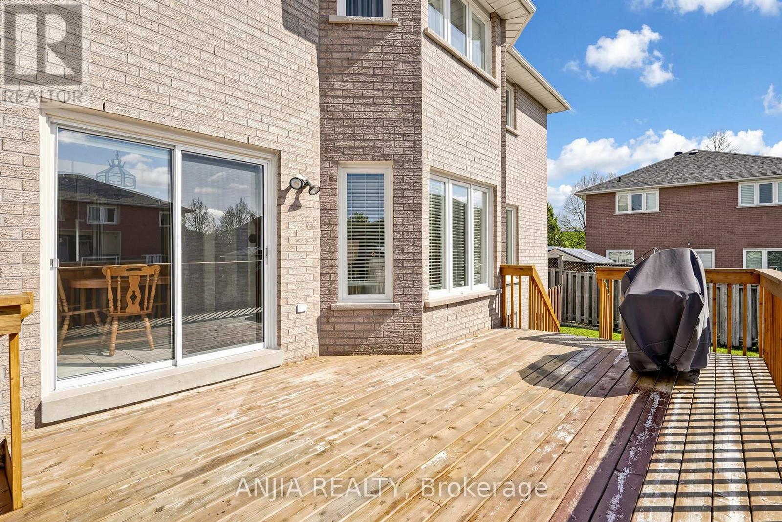 84 Havagal Crescent, Markham, Ontario  L3P 7G5 - Photo 42 - N12976222