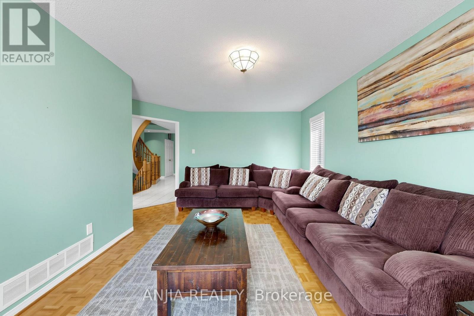 84 Havagal Crescent, Markham, Ontario  L3P 7G5 - Photo 9 - N12976222