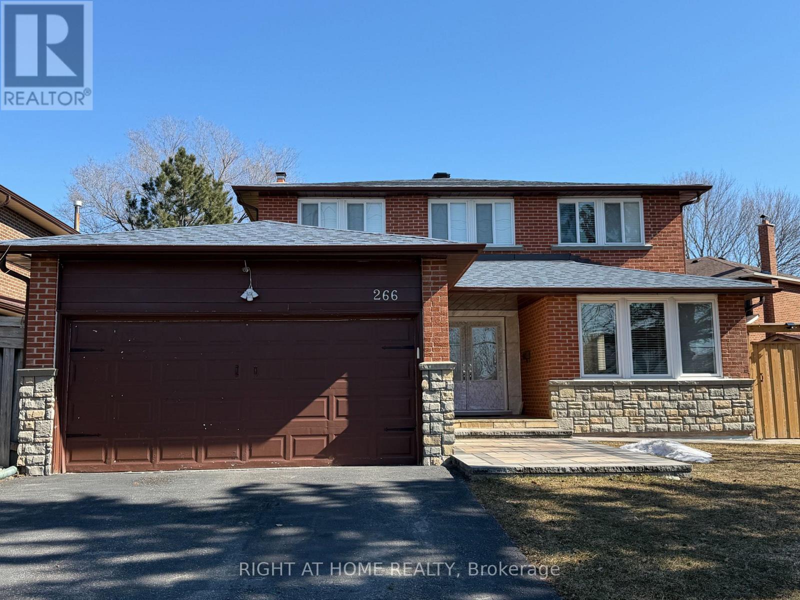 266 LONDON ROAD, Newmarket, Ontario