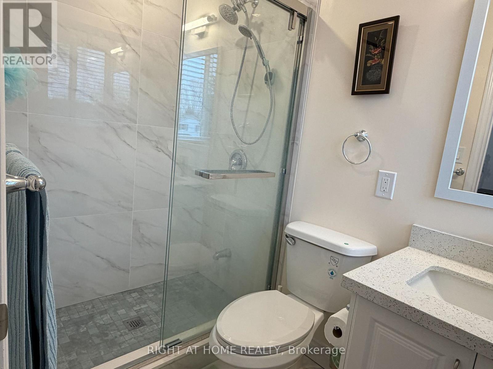 266 London Road, Newmarket, Ontario  L3Y 6K8 - Photo 11 - N12976238