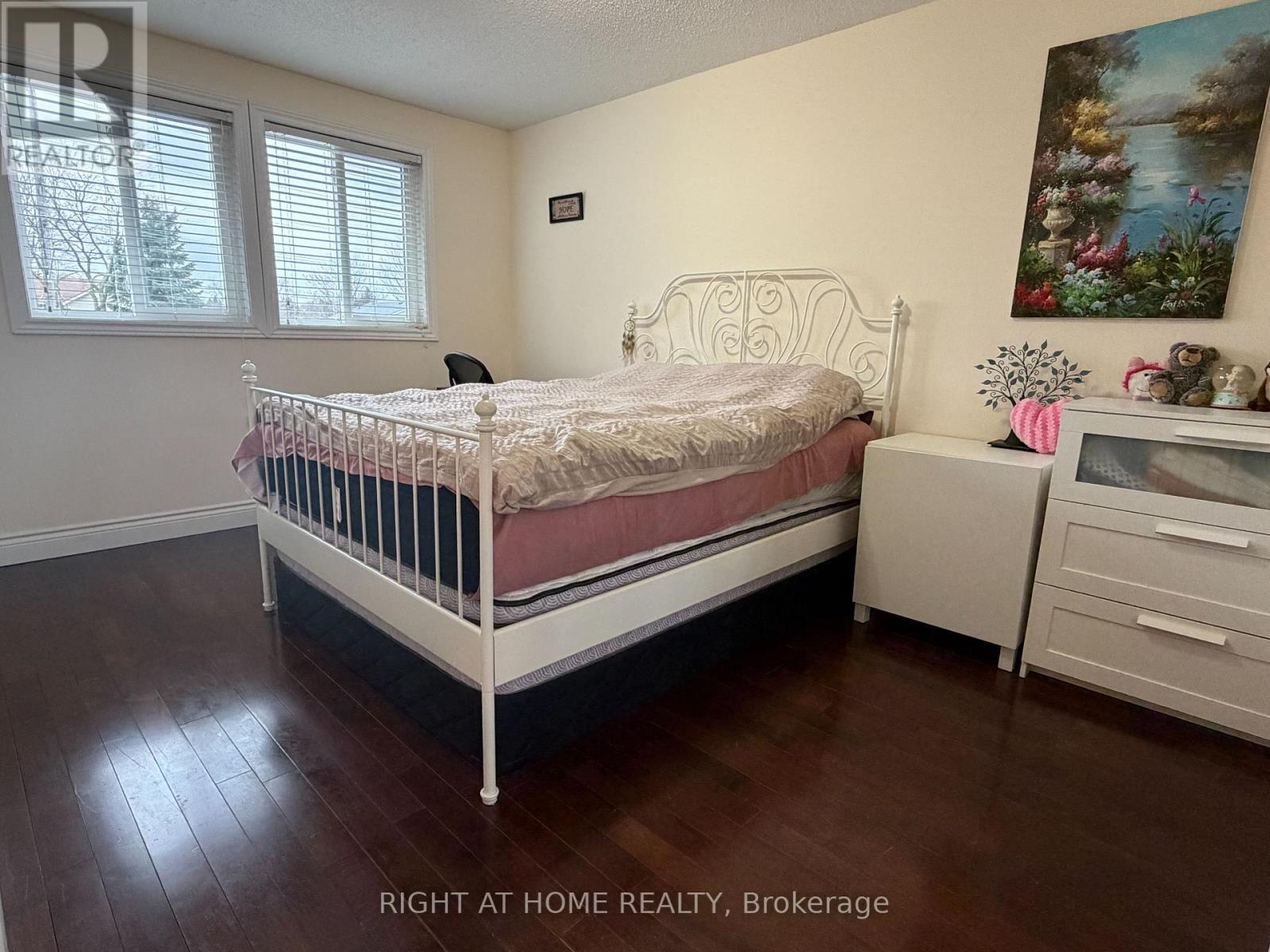 266 London Road, Newmarket, Ontario  L3Y 6K8 - Photo 12 - N12976238