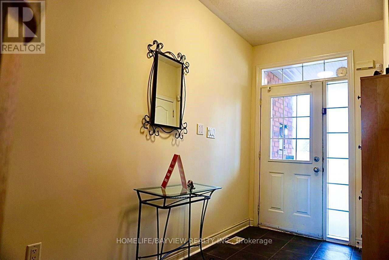 60 - 8 Townwood Drive, Richmond Hill, Ontario  L4E 4Y3 - Photo 3 - N12976246