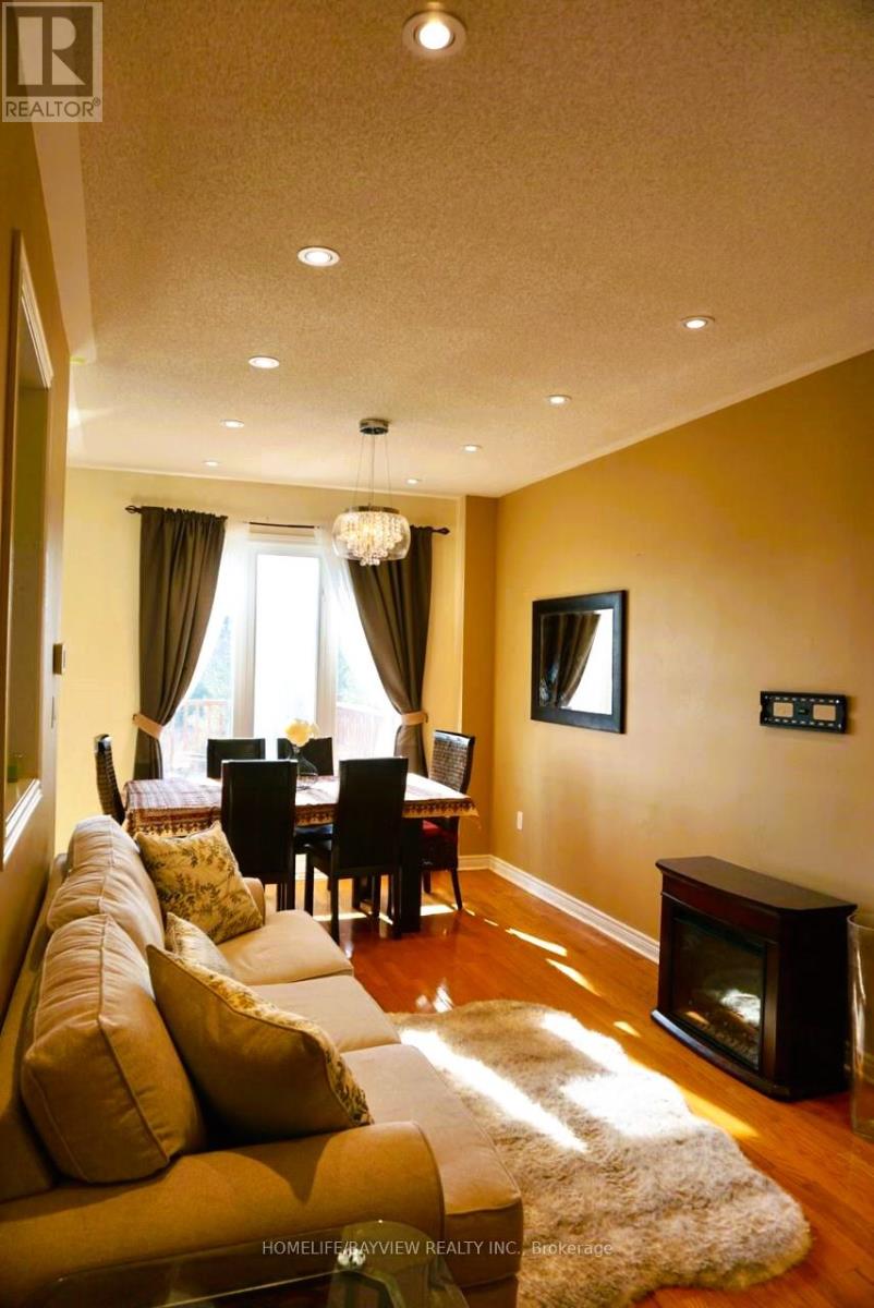 60 - 8 Townwood Drive, Richmond Hill, Ontario  L4E 4Y3 - Photo 7 - N12976246