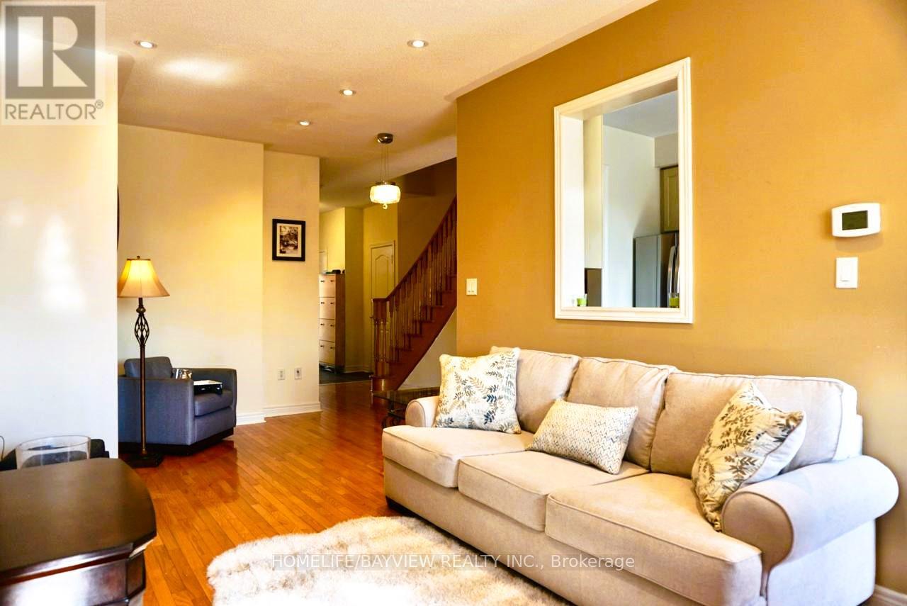 60 - 8 Townwood Drive, Richmond Hill, Ontario  L4E 4Y3 - Photo 8 - N12976246