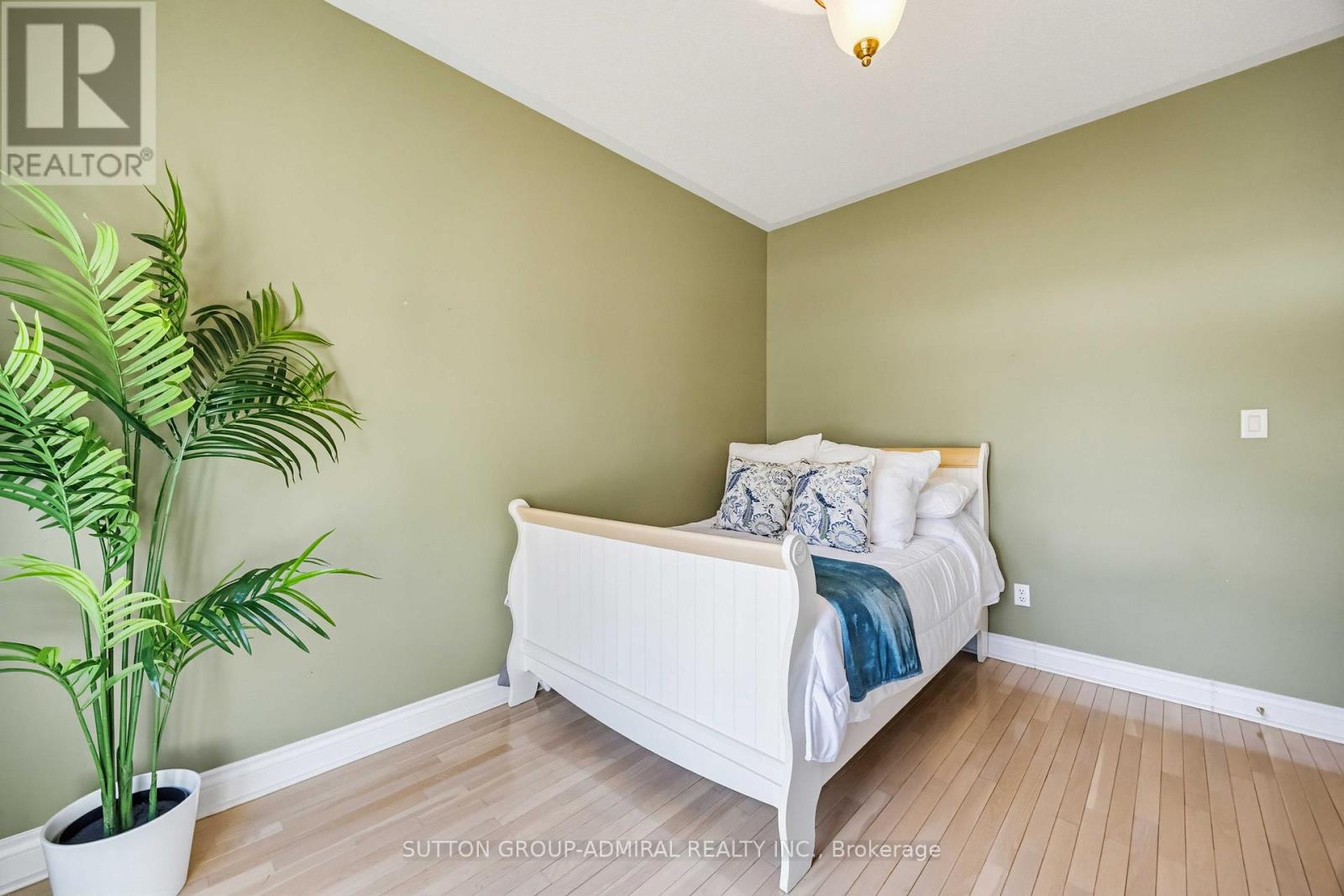 71 Glacier Court, Vaughan, Ontario  L6A 2V3 - Photo 13 - N12976274