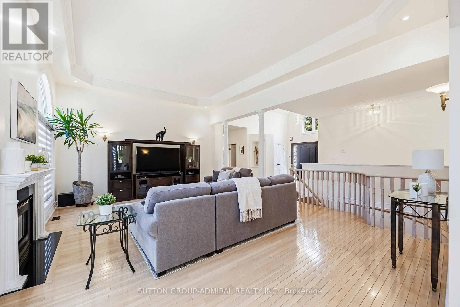 71 Glacier Court, Vaughan, Ontario  L6A 2V3 - Photo 5 - N12976274