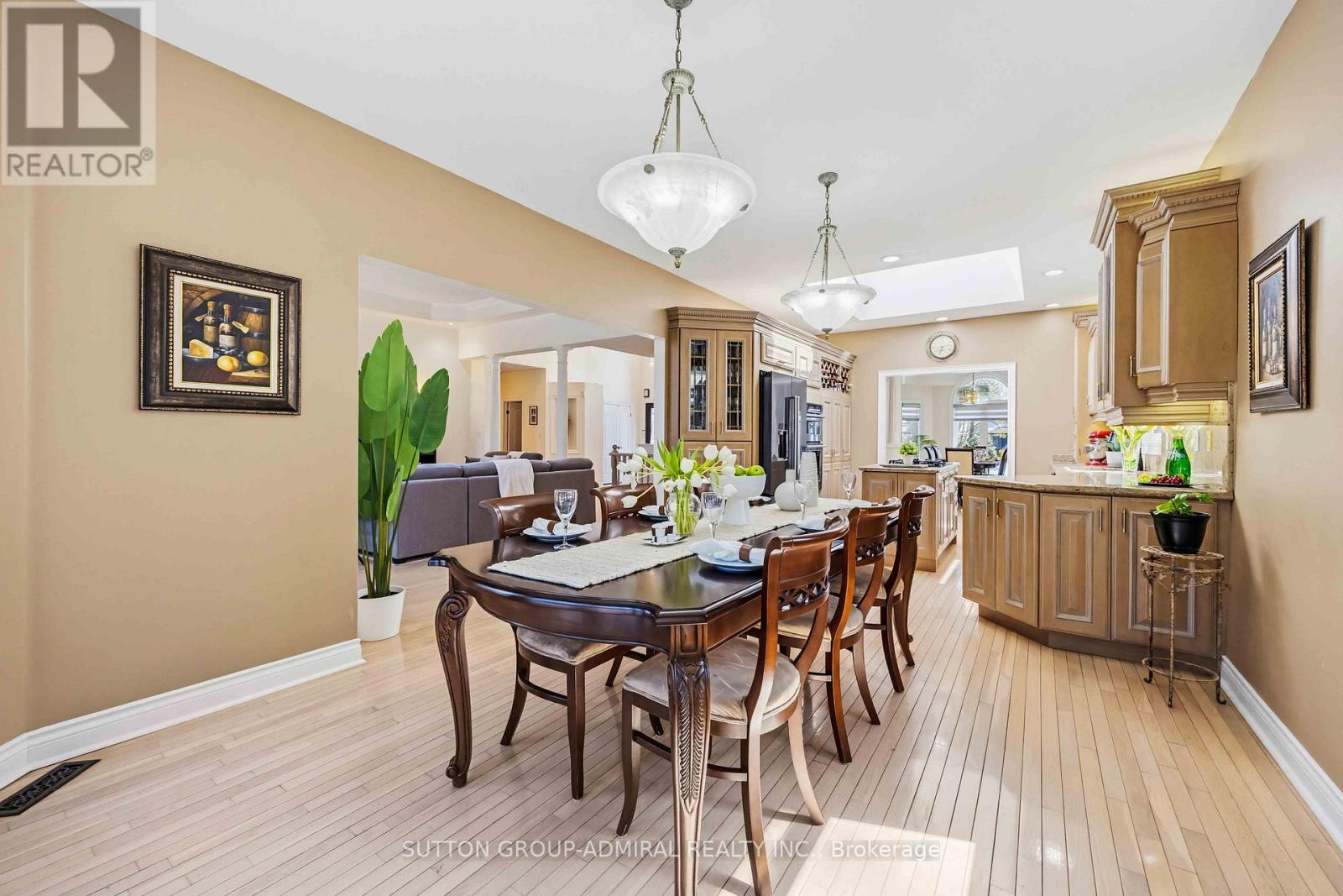 71 Glacier Court, Vaughan, Ontario  L6A 2V3 - Photo 6 - N12976274