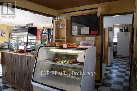 51 Lake Drive N, Georgina, Ontario  L4P 1A5 - Photo 15 - N12976298