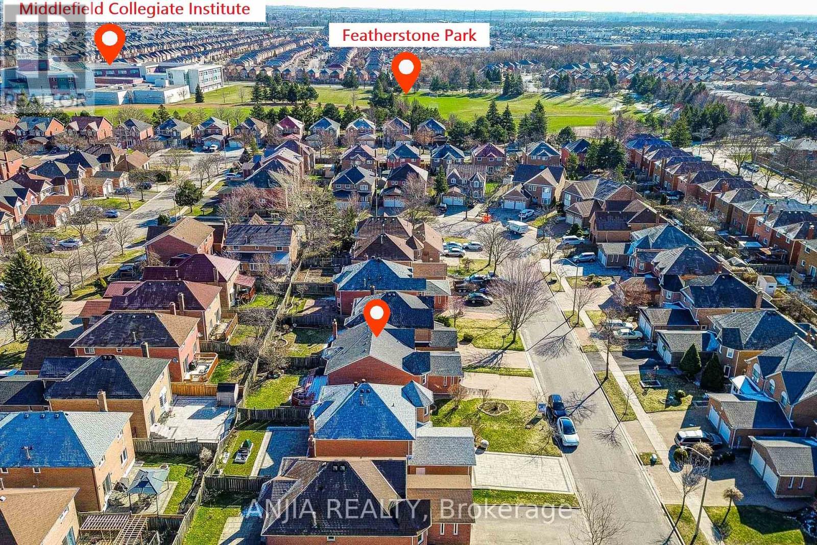 34 Baylawn Drive, Markham, Ontario  L3S 2R8 - Photo 3 - N12976310