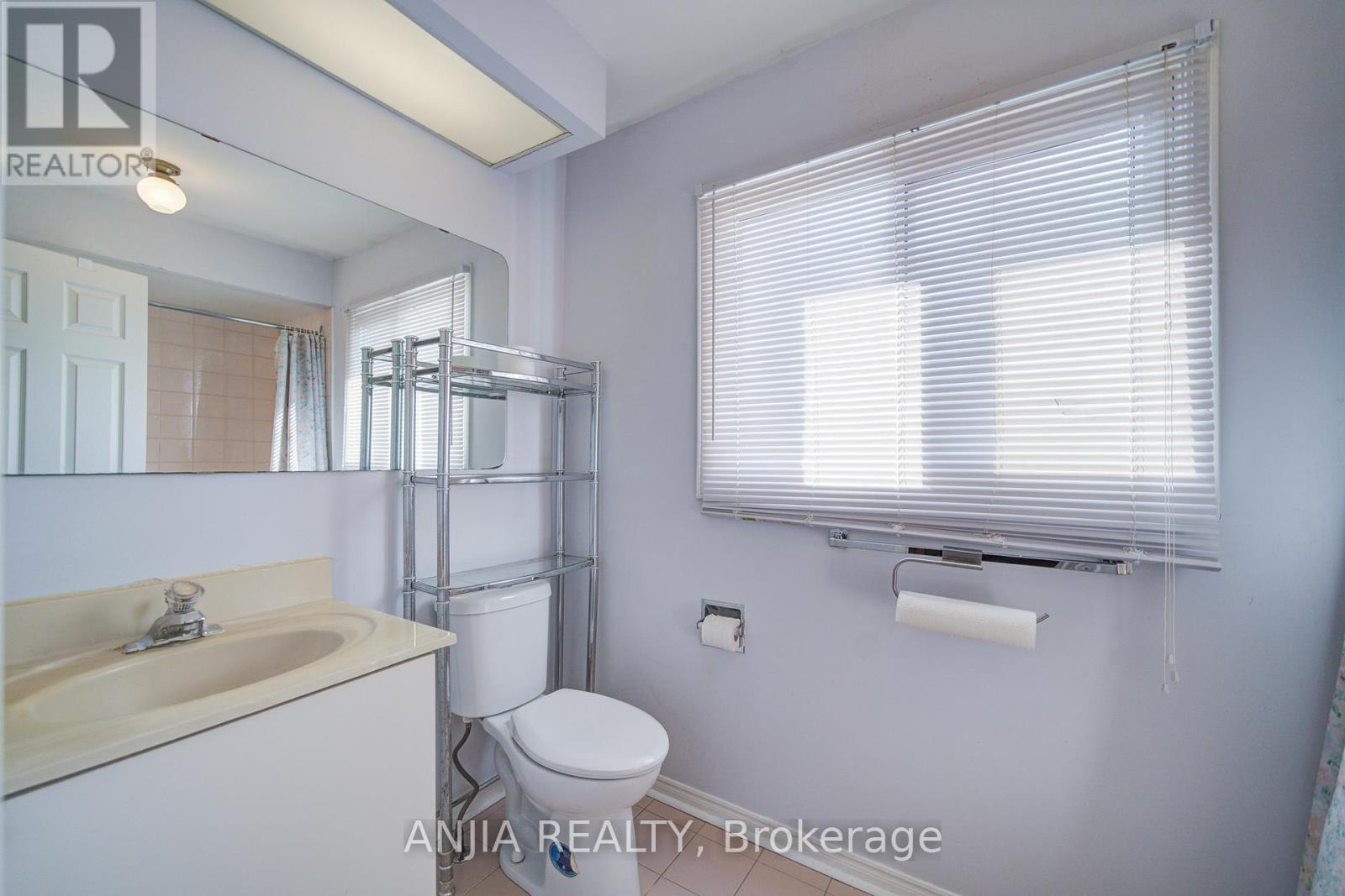 34 Baylawn Drive, Markham, Ontario  L3S 2R8 - Photo 38 - N12976310