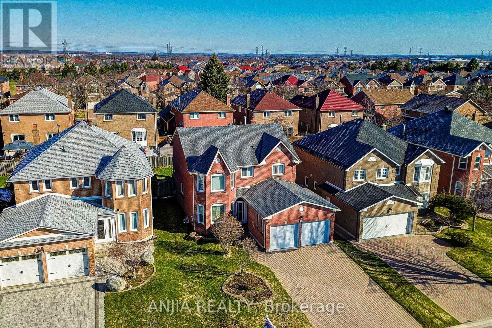 34 Baylawn Drive, Markham, Ontario  L3S 2R8 - Photo 6 - N12976310