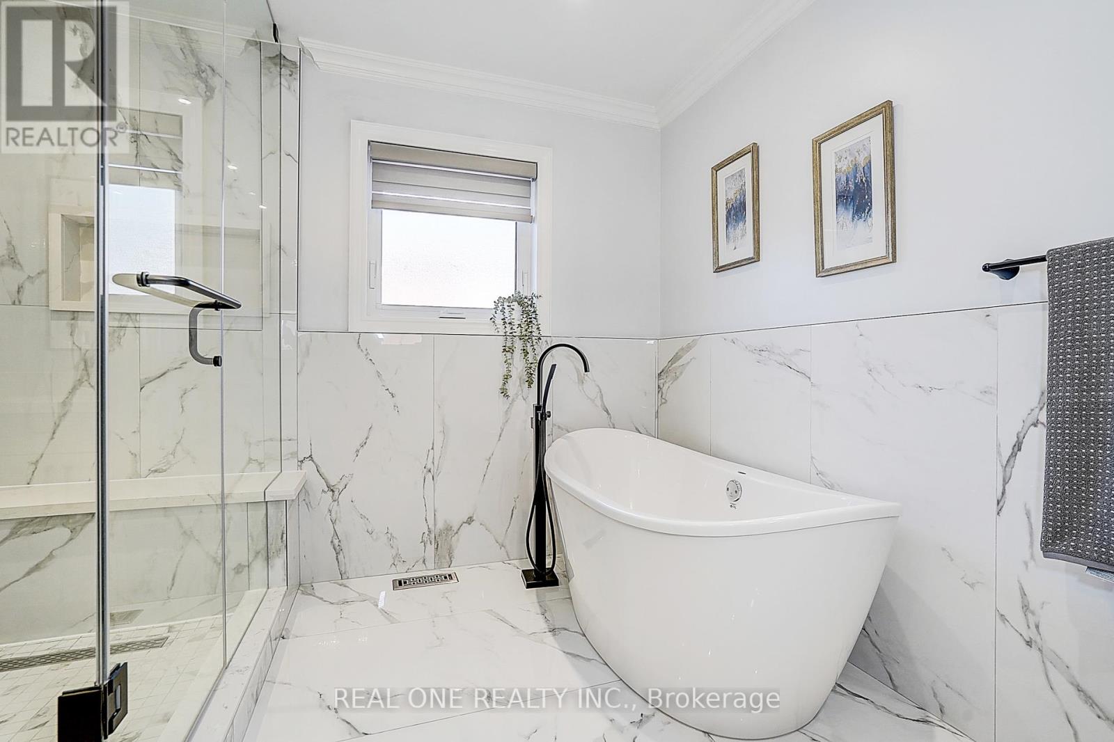 4 Casson Place, Markham, Ontario  L3R 0G2 - Photo 20 - N12976324