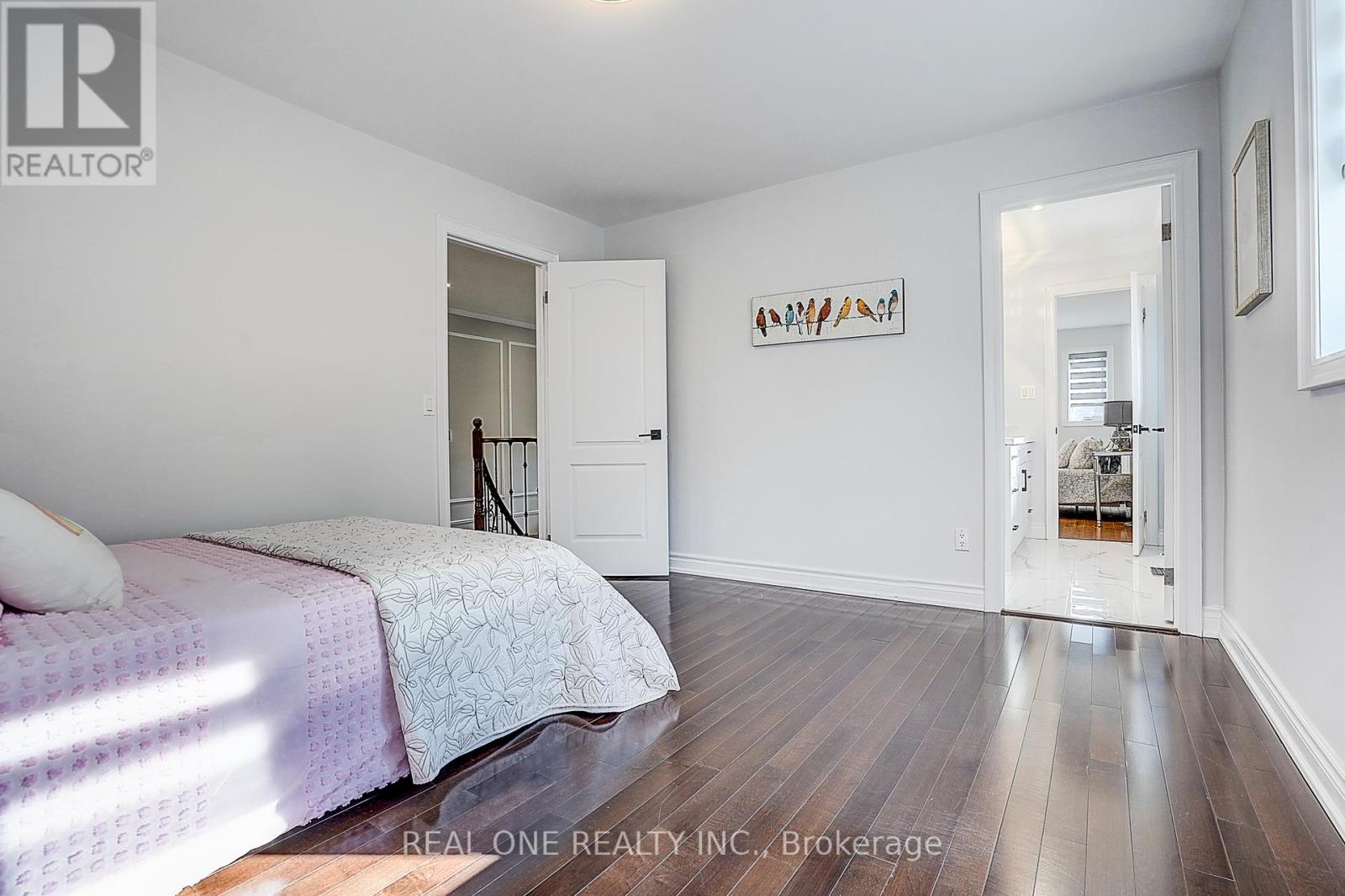 4 Casson Place, Markham, Ontario  L3R 0G2 - Photo 22 - N12976324