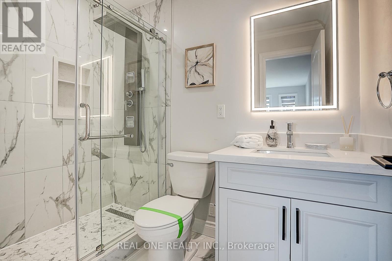 4 Casson Place, Markham, Ontario  L3R 0G2 - Photo 28 - N12976324