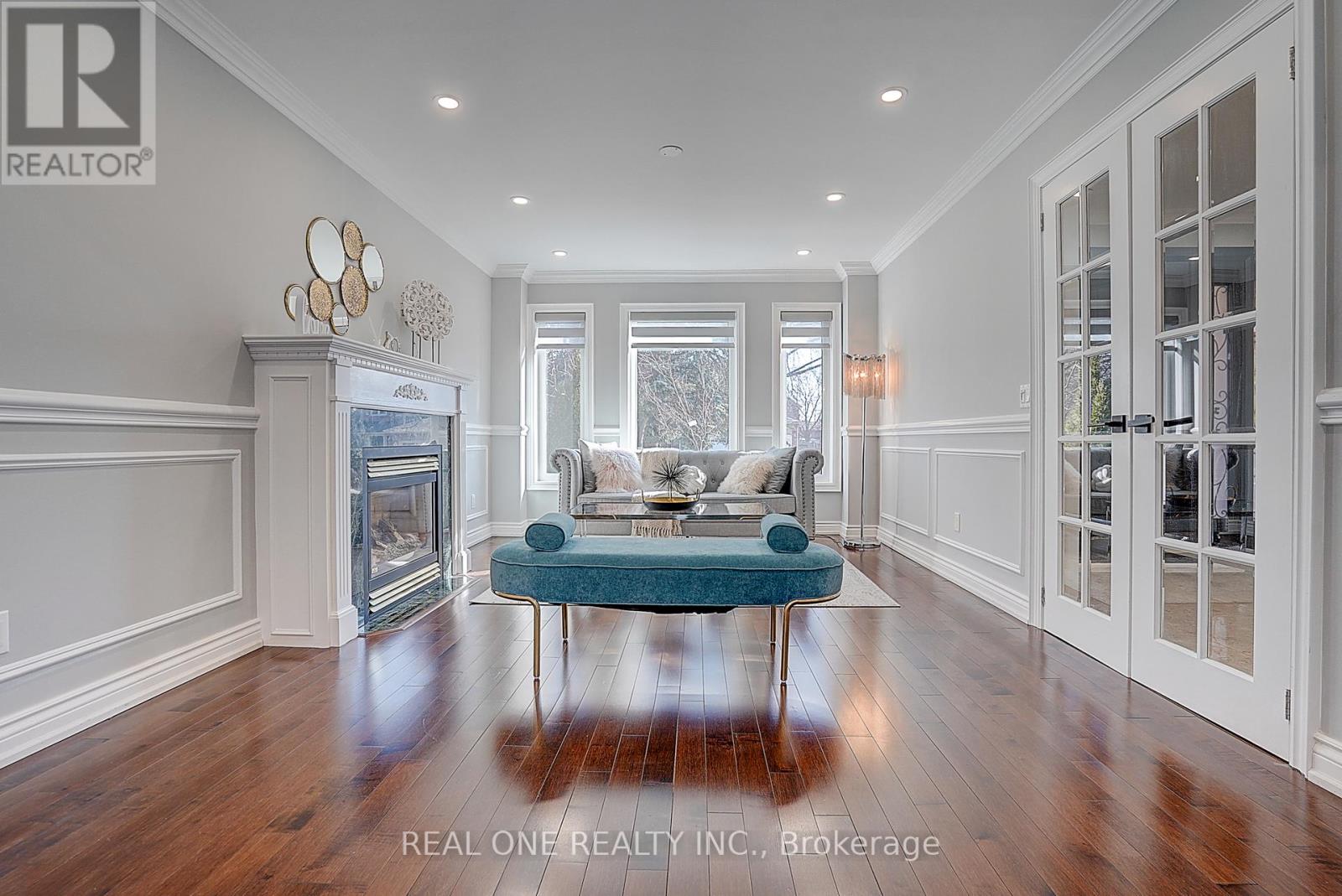 4 Casson Place, Markham, Ontario  L3R 0G2 - Photo 5 - N12976324