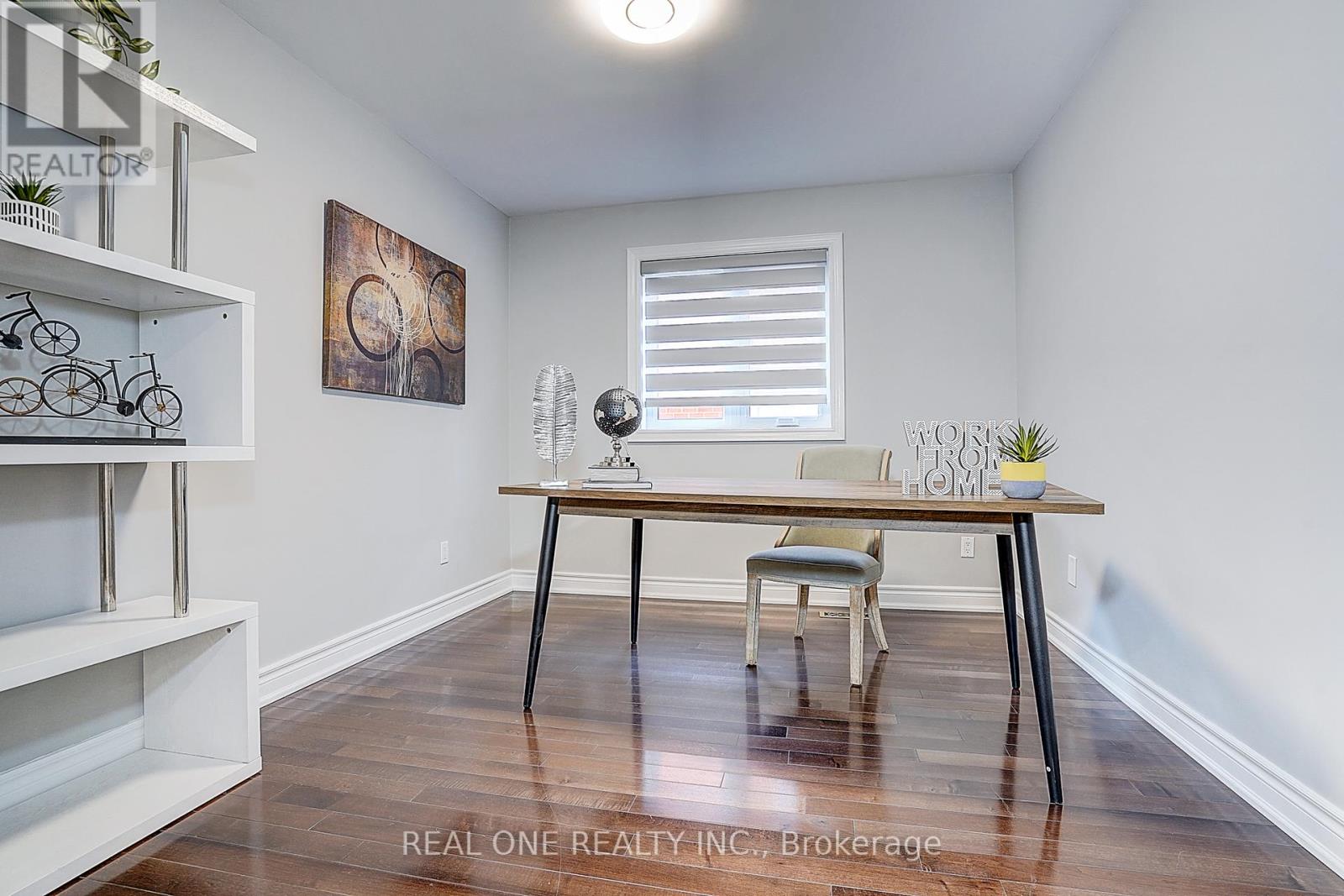 4 Casson Place, Markham, Ontario  L3R 0G2 - Photo 9 - N12976324