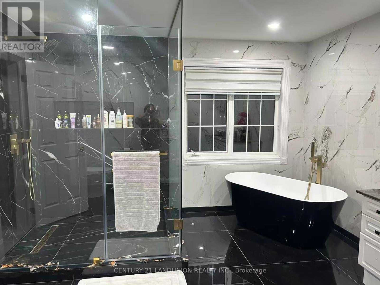 5 Dafoe Court, Aurora, Ontario  L4G 7C8 - Photo 17 - N12976402