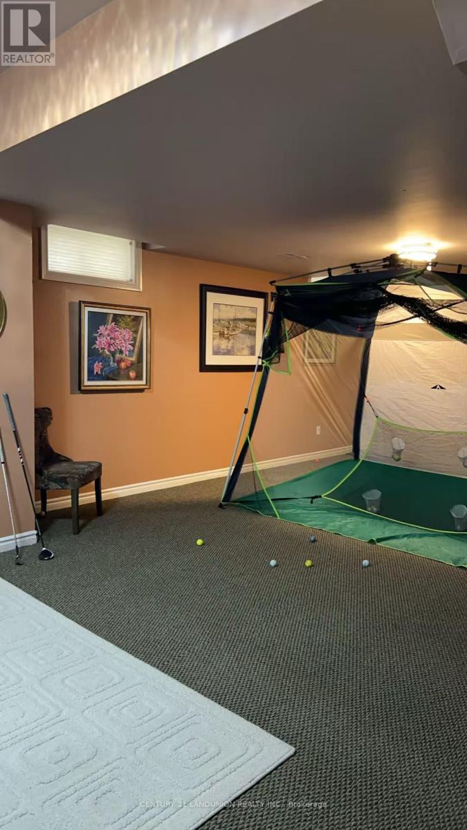 5 Dafoe Court, Aurora, Ontario  L4G 7C8 - Photo 29 - N12976402