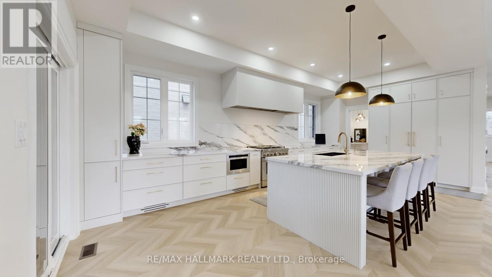 31 Naughton Drive, Richmond Hill, Ontario  L4C 4M6 - Photo 17 - N12976440