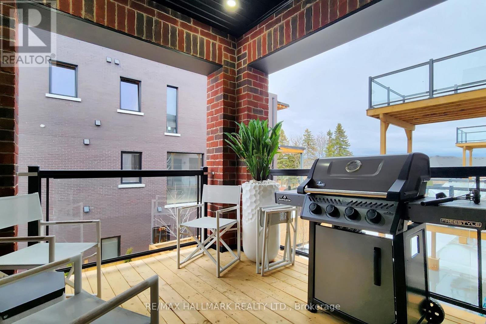 31 Naughton Drive, Richmond Hill, Ontario  L4C 4M6 - Photo 22 - N12976440