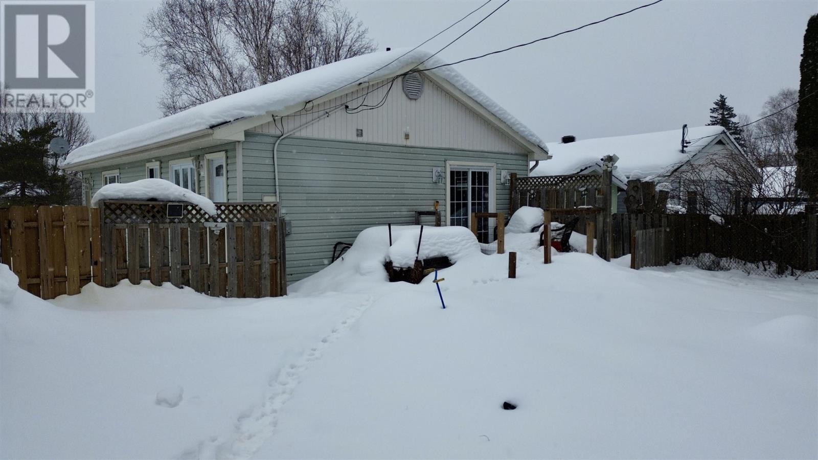 41 Robertson Rd, Elliot Lake, Ontario  P5A 1C9 - Photo 8 - SM260342