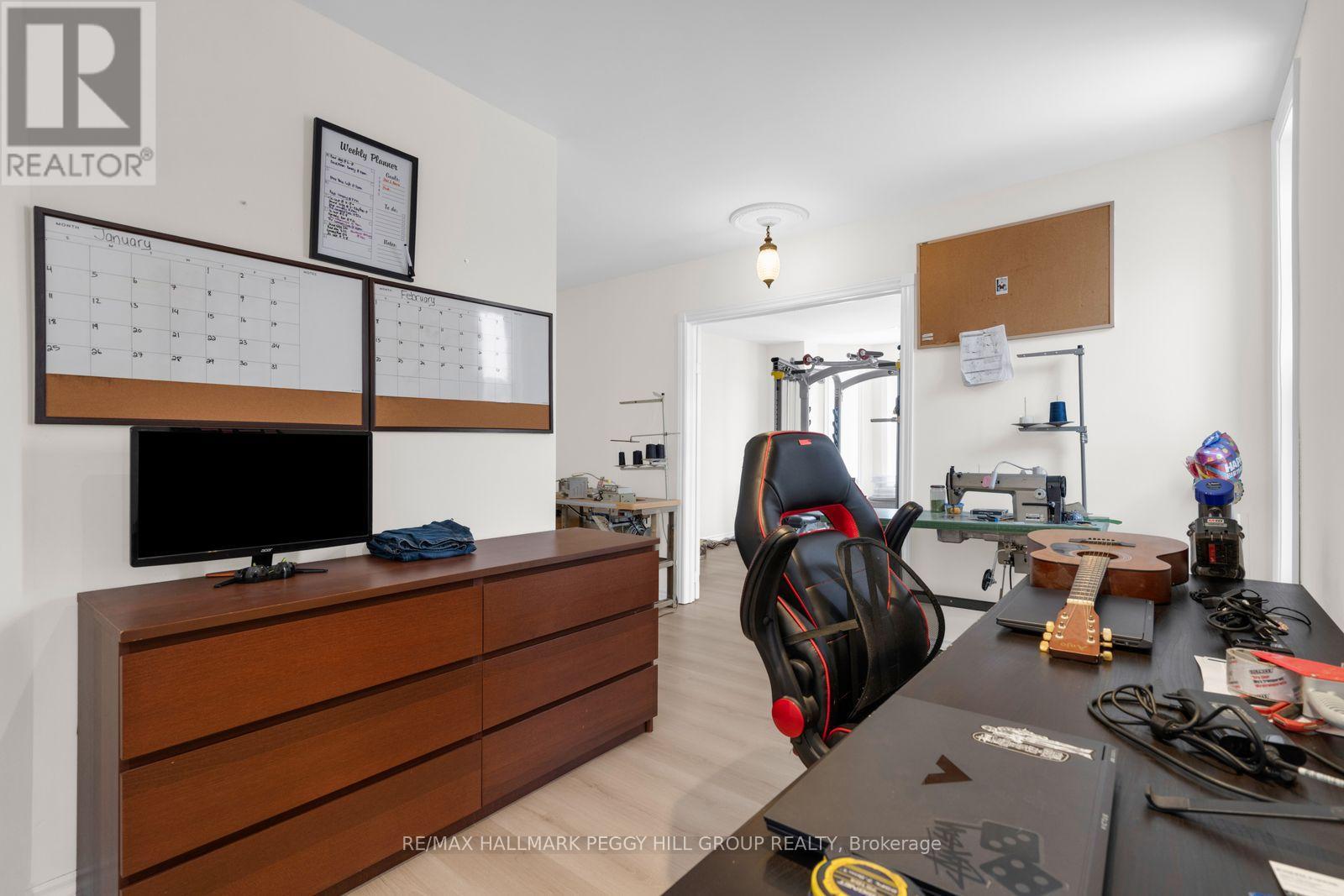 131 Sanford Street, Barrie (Sanford), Ontario  L4N 3C8 - Photo 6 - S12976376