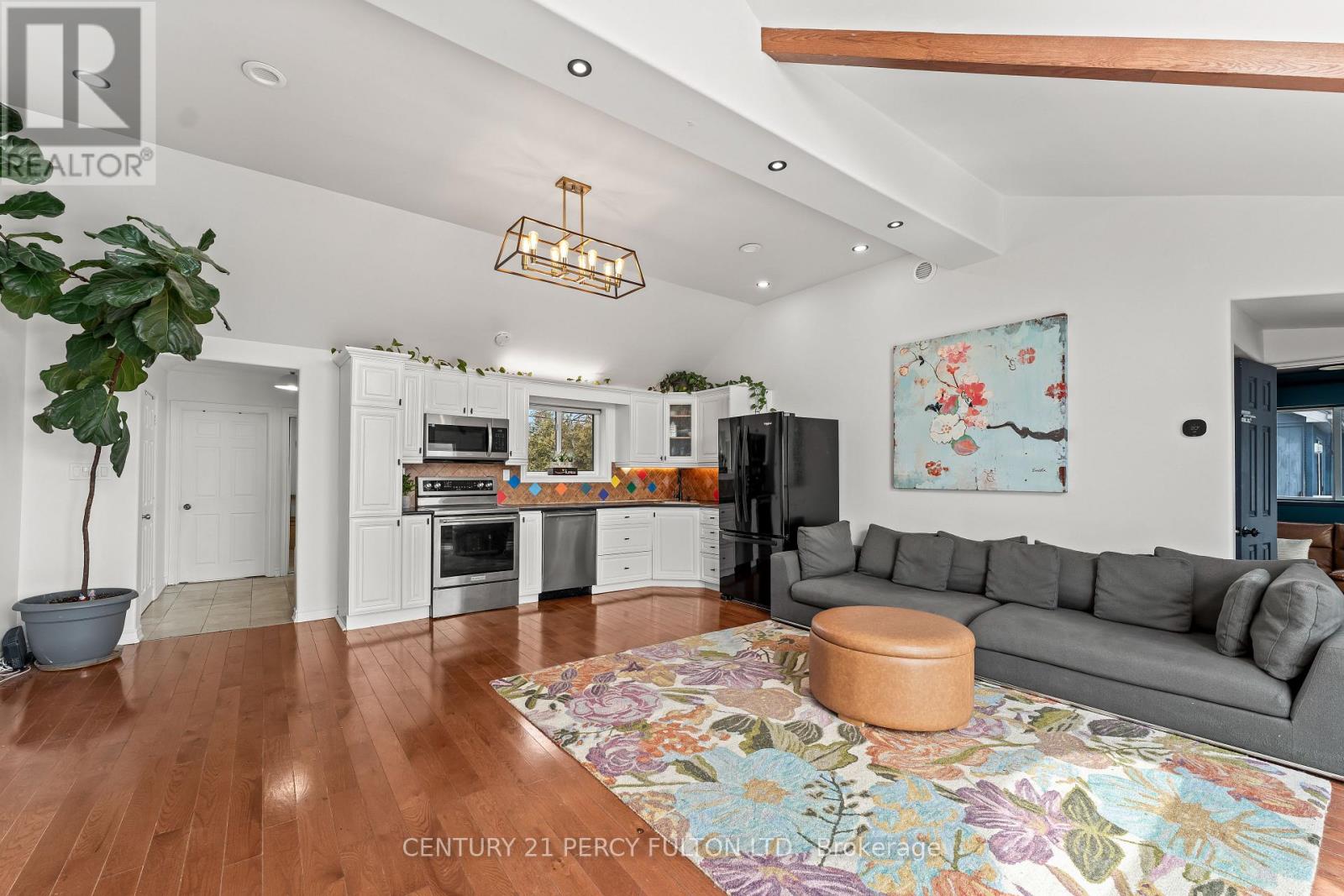 127 Cedar Crest Beach Road, Clarington, Ontario  L1C 3K3 - Photo 7 - E12971264