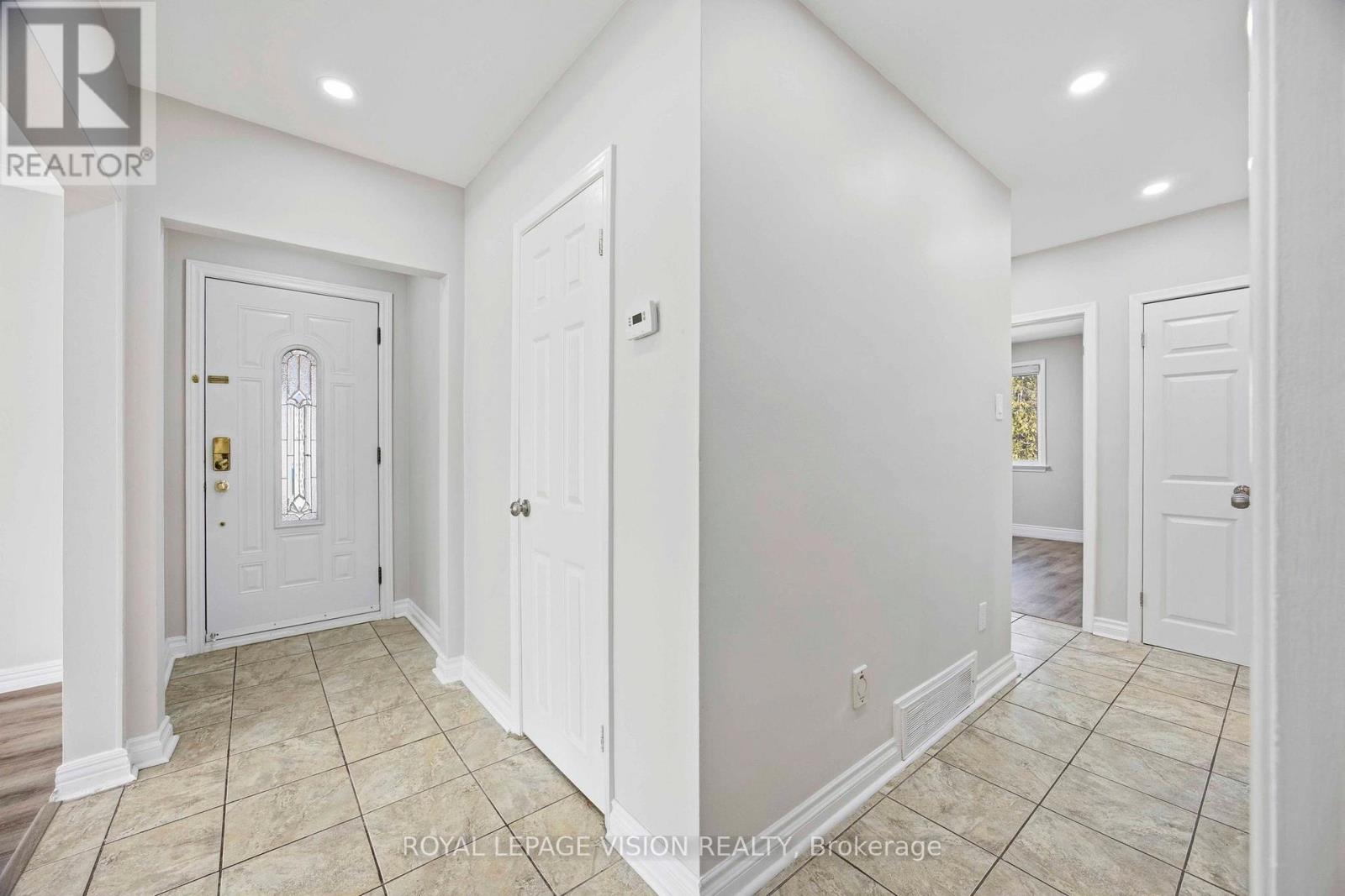 126 Milford Haven Drive, Toronto (Morningside), Ontario  M1G 3E1 - Photo 3 - E12972440