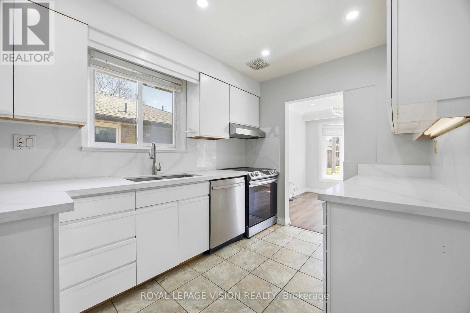 126 Milford Haven Drive, Toronto (Morningside), Ontario  M1G 3E1 - Photo 6 - E12972440