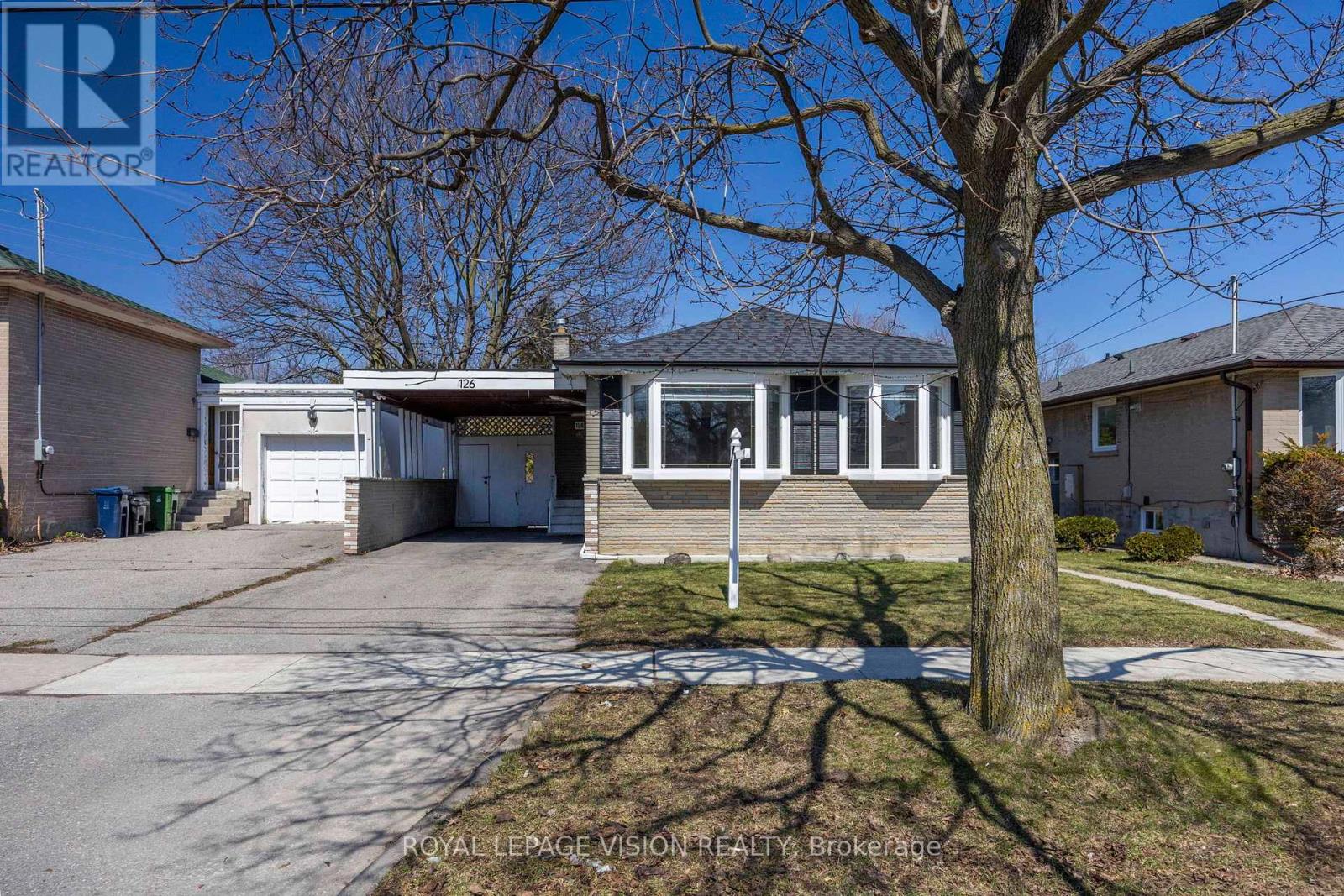 126 MILFORD HAVEN DRIVE, Toronto, Ontario
