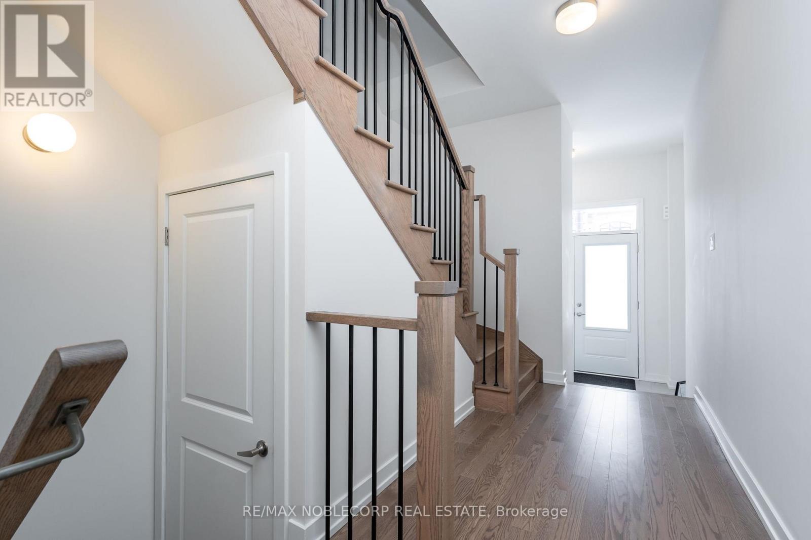 34 Singhampton Road, Vaughan, Ontario  L4H 5J6 - Photo 4 - N12825232