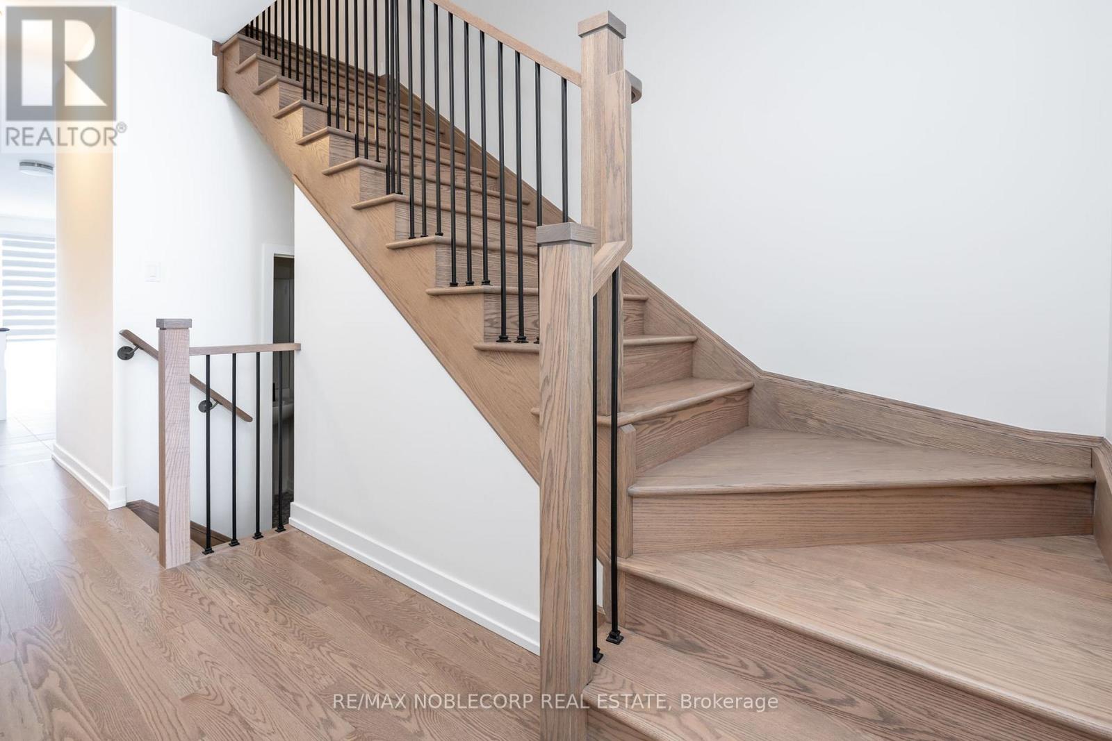 34 Singhampton Road, Vaughan, Ontario  L4H 5J6 - Photo 5 - N12825232