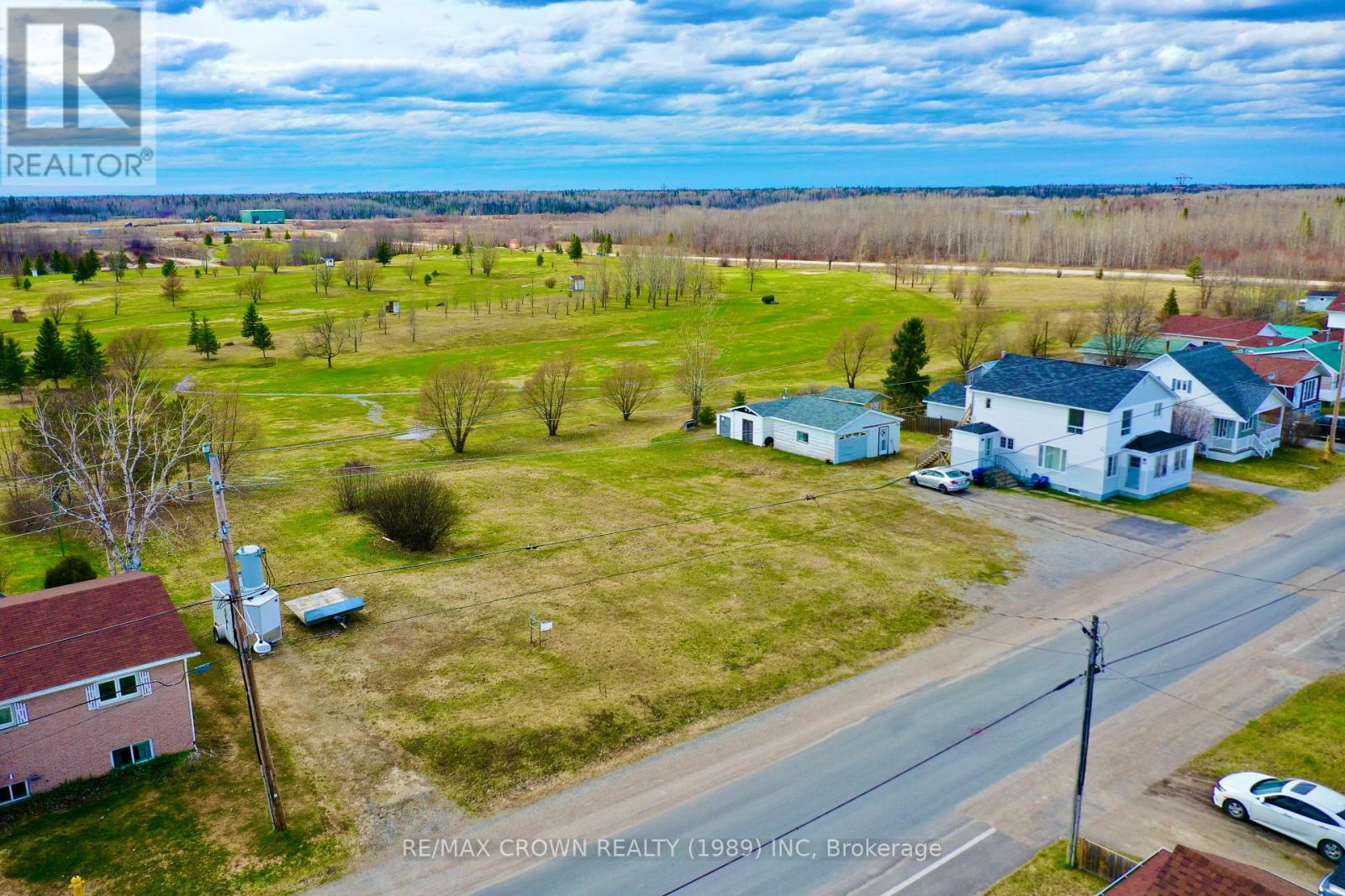 228-232 Ross Road, Smooth Rock Falls, Ontario  P0L 2B0 - Photo 14 - T12976686