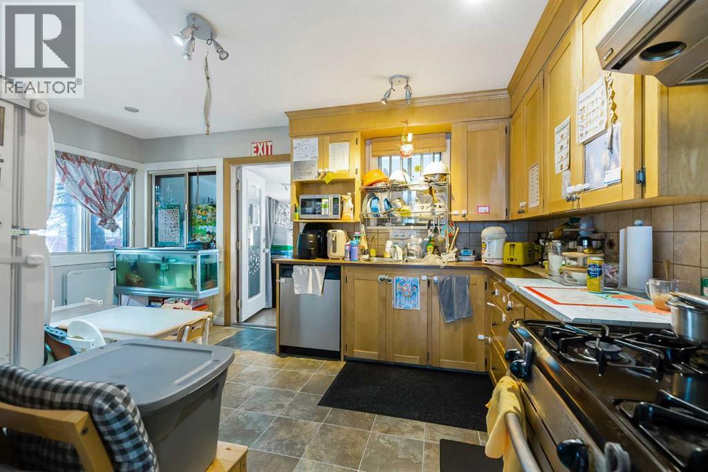 3131 33 Street Sw, Calgary, Alberta  T3E 2V1 - Photo 10 - A2293888