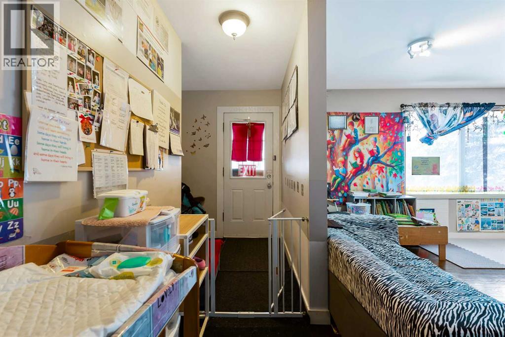 3131 33 Street Sw, Calgary, Alberta  T3E 2V1 - Photo 6 - A2293888