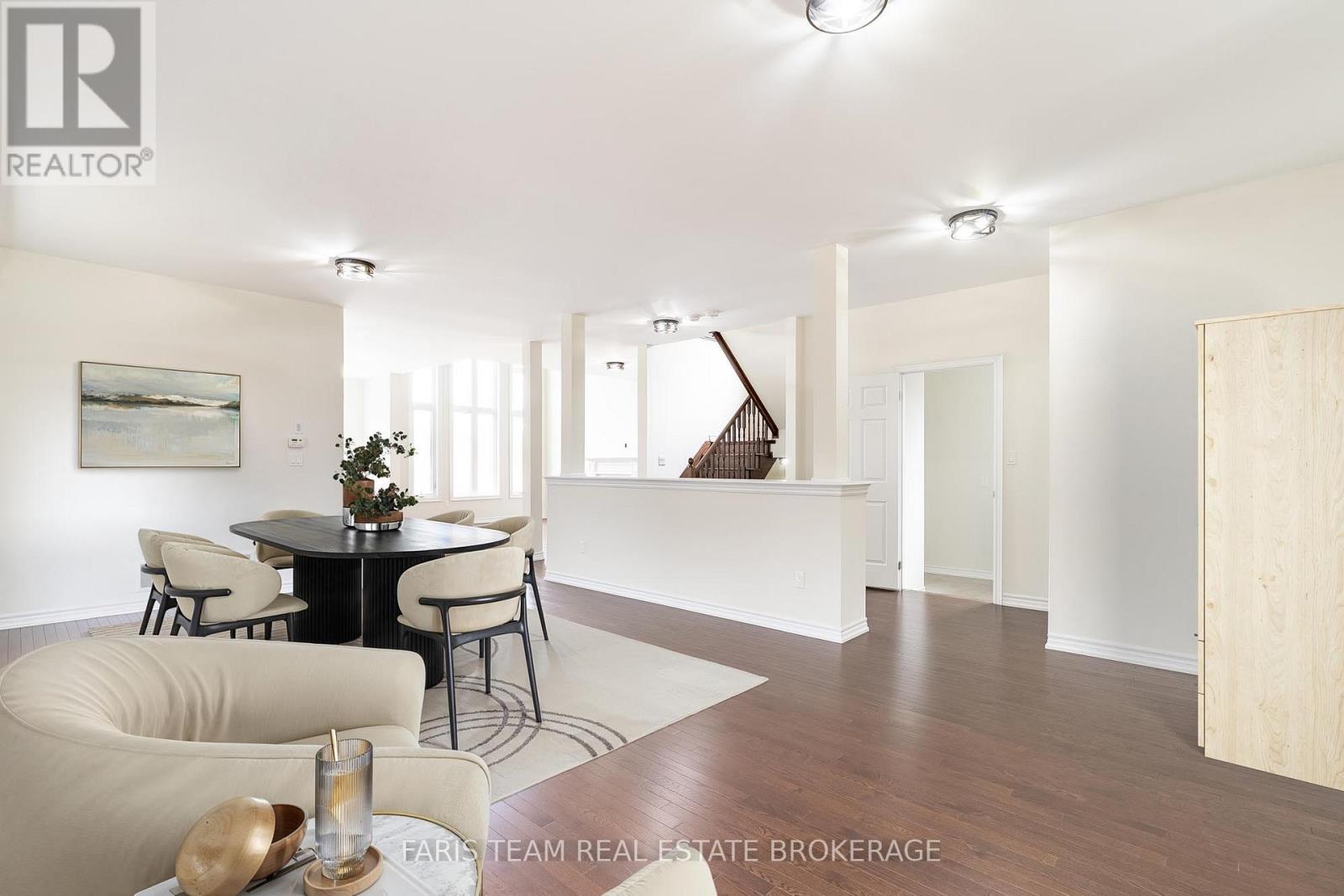 33 Pearl Street, Wasaga Beach, Ontario  L9Z 0G9 - Photo 13 - S12969352