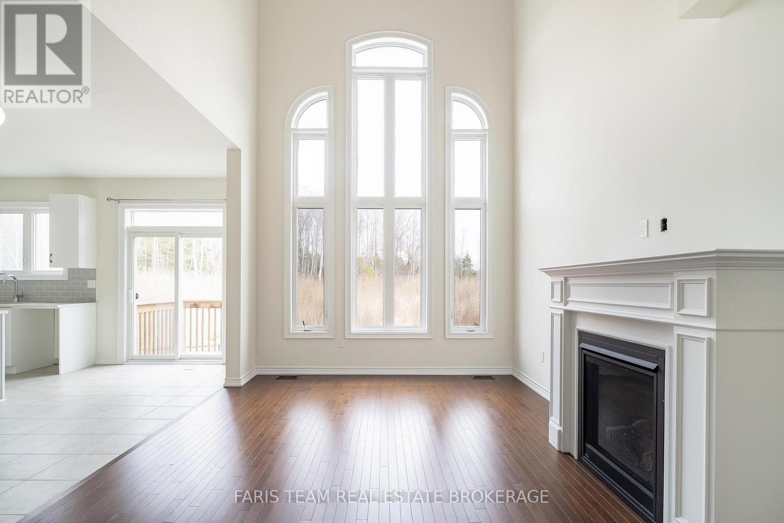 33 Pearl Street, Wasaga Beach, Ontario  L9Z 0G9 - Photo 15 - S12969352