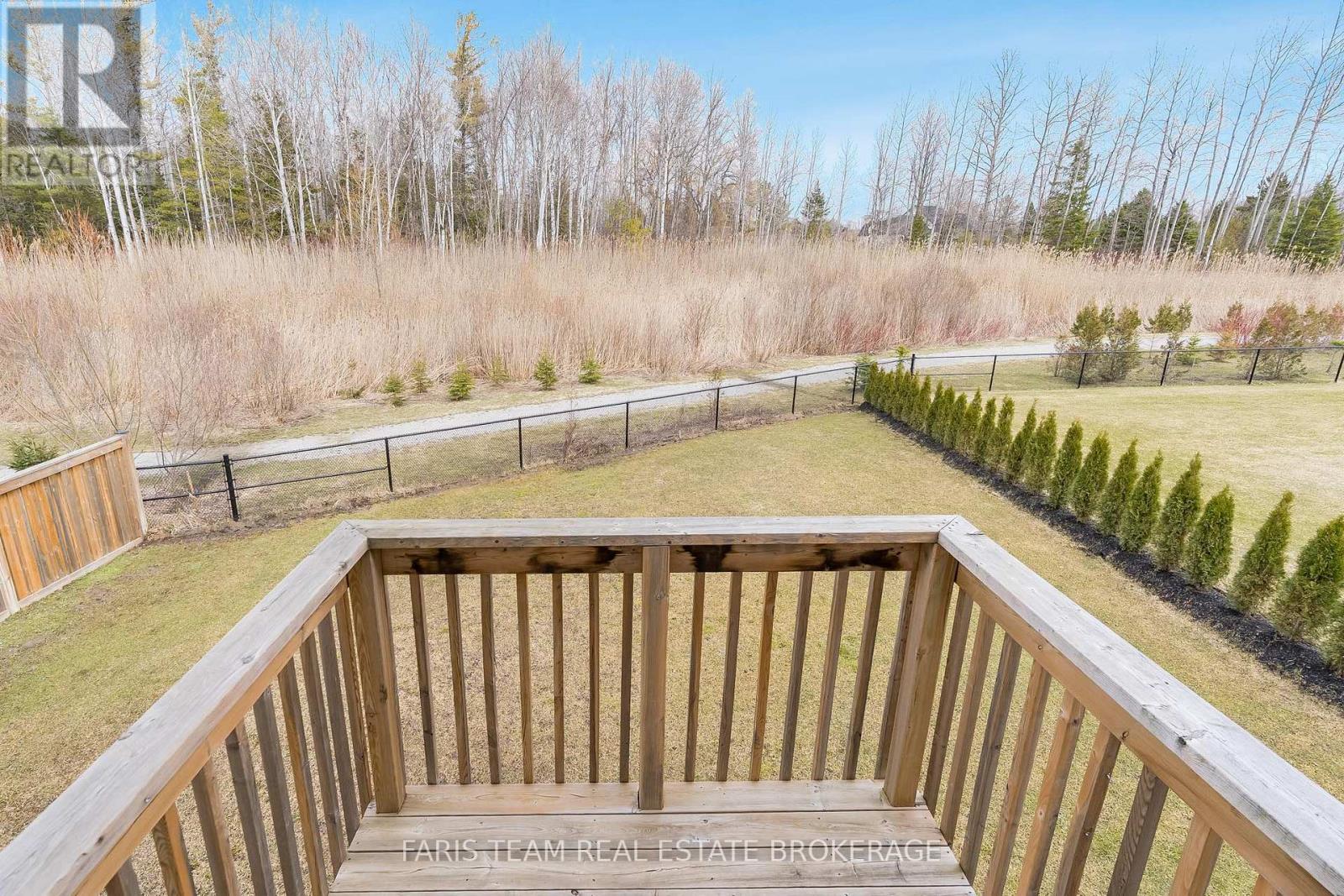 33 Pearl Street, Wasaga Beach, Ontario  L9Z 0G9 - Photo 11 - S12969352