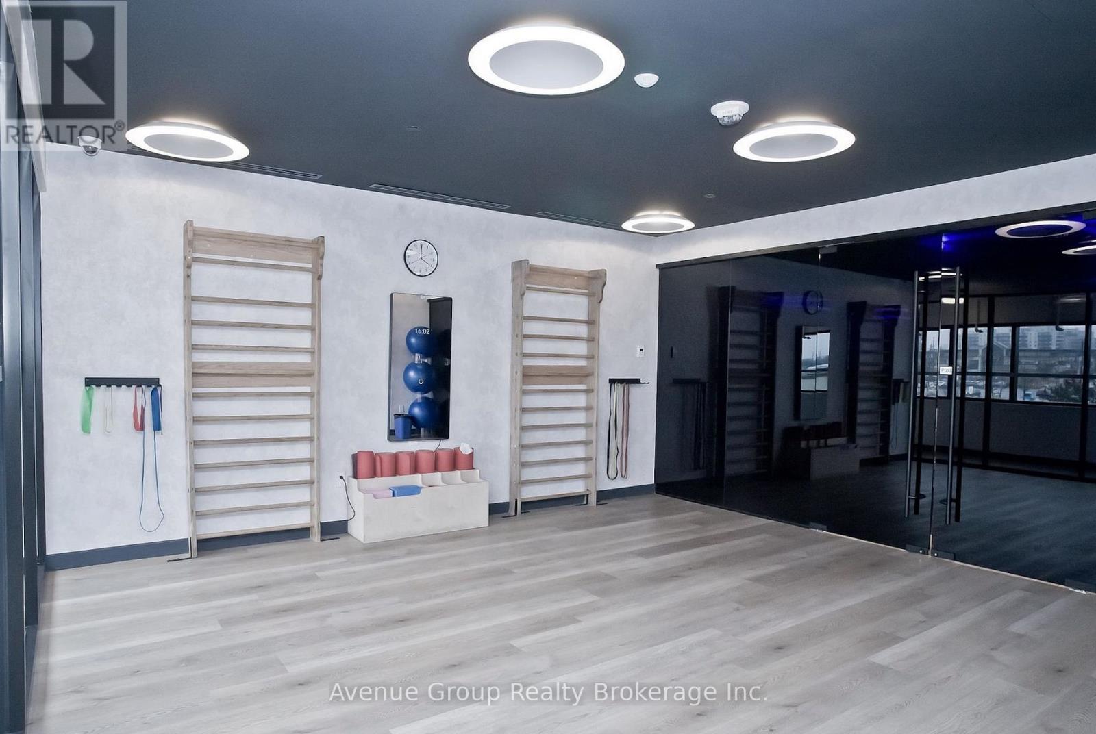 301 - 86 Dundas Street E, Mississauga, Ontario  L5A 0B1 - Photo 12 - W12976122