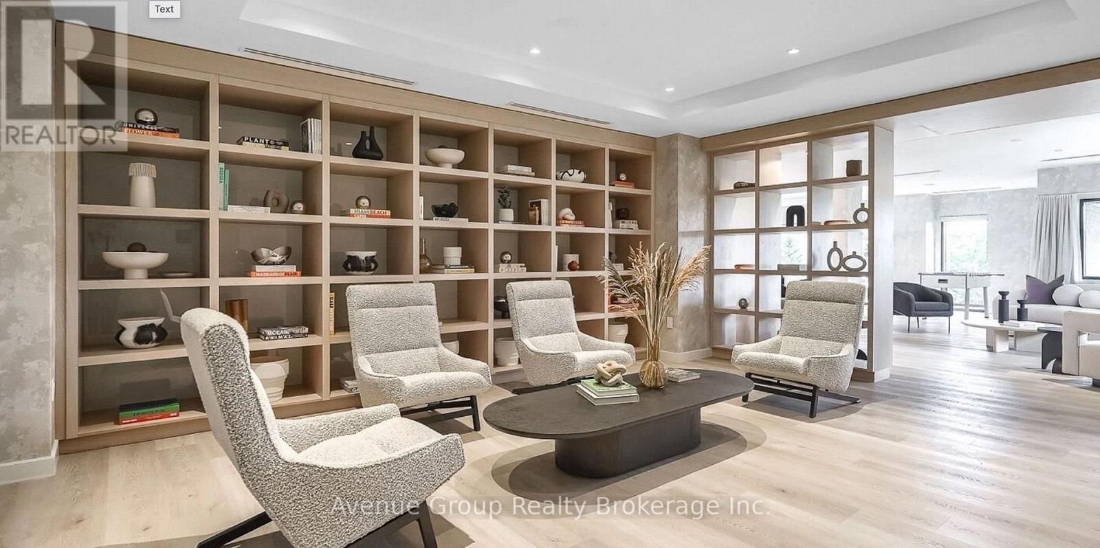 301 - 86 Dundas Street E, Mississauga, Ontario  L5A 0B1 - Photo 17 - W12976122