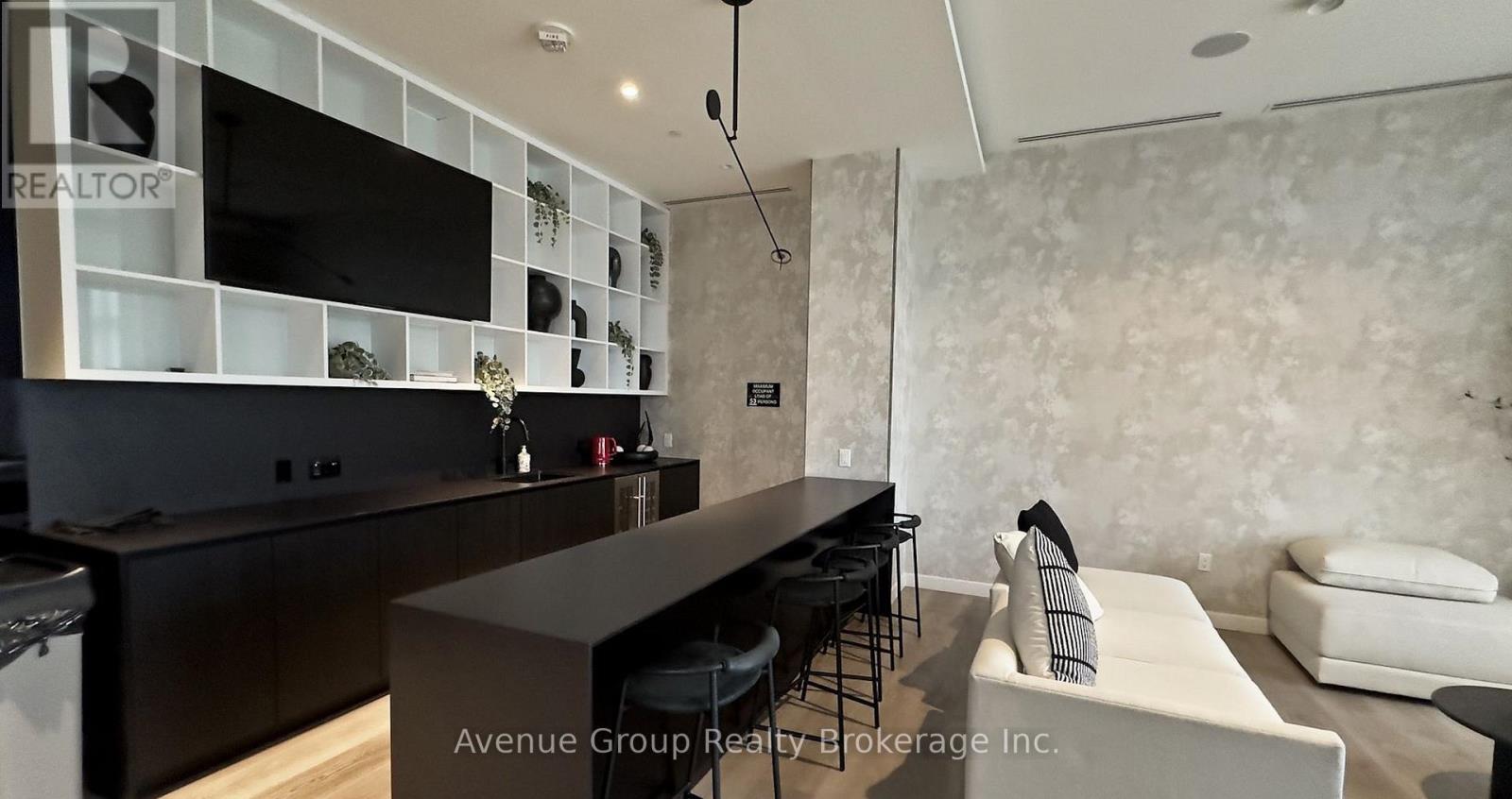 301 - 86 Dundas Street E, Mississauga, Ontario  L5A 0B1 - Photo 20 - W12976122