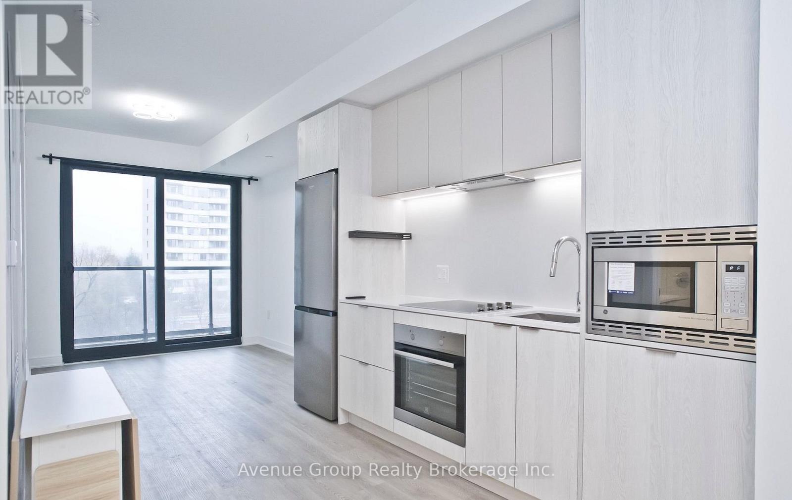 301 - 86 Dundas Street E, Mississauga, Ontario  L5A 0B1 - Photo 6 - W12976122