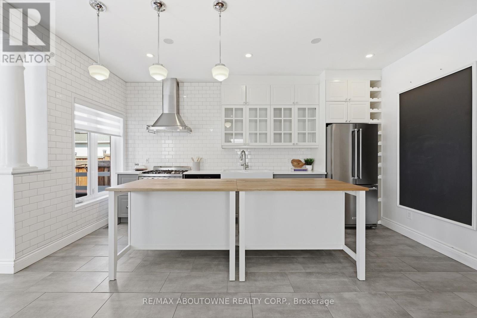 2665 Castle Hill Crescent, Oakville, Ontario  L6H 6J1 - Photo 14 - W12976132