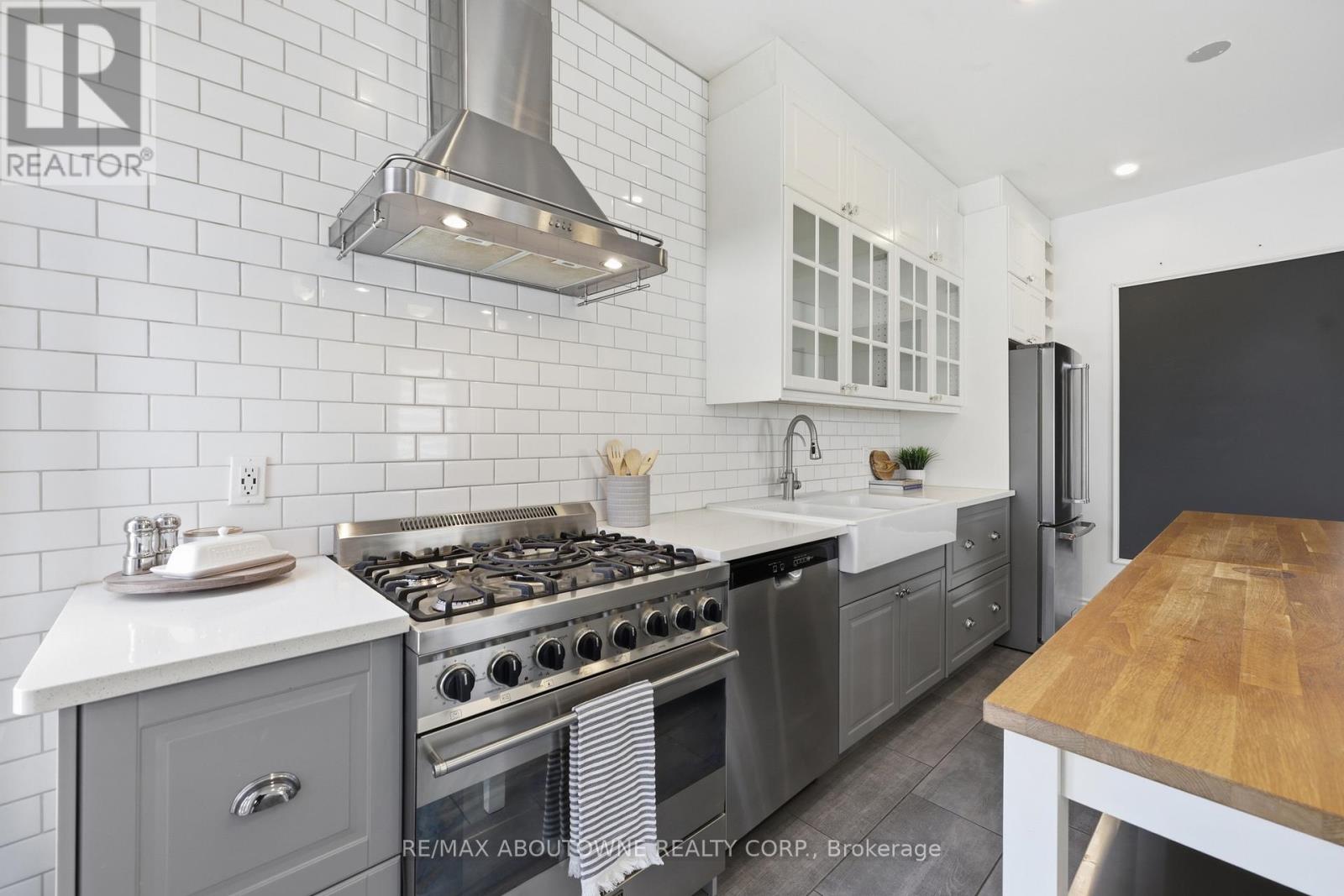 2665 Castle Hill Crescent, Oakville, Ontario  L6H 6J1 - Photo 19 - W12976132