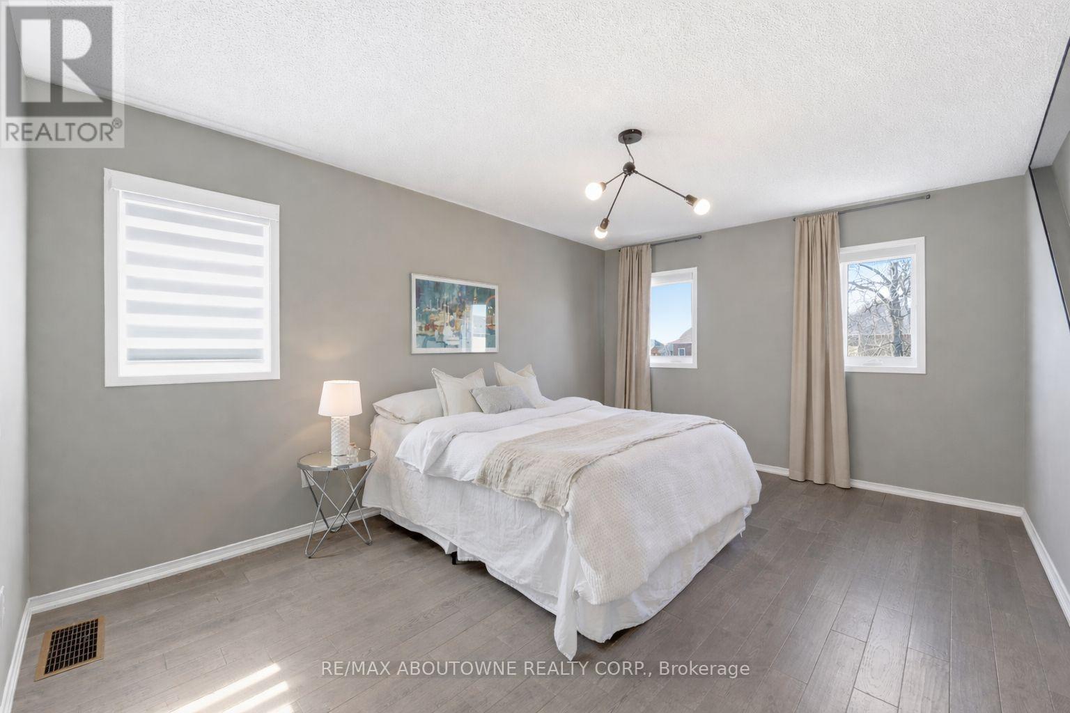 2665 Castle Hill Crescent, Oakville, Ontario  L6H 6J1 - Photo 23 - W12976132