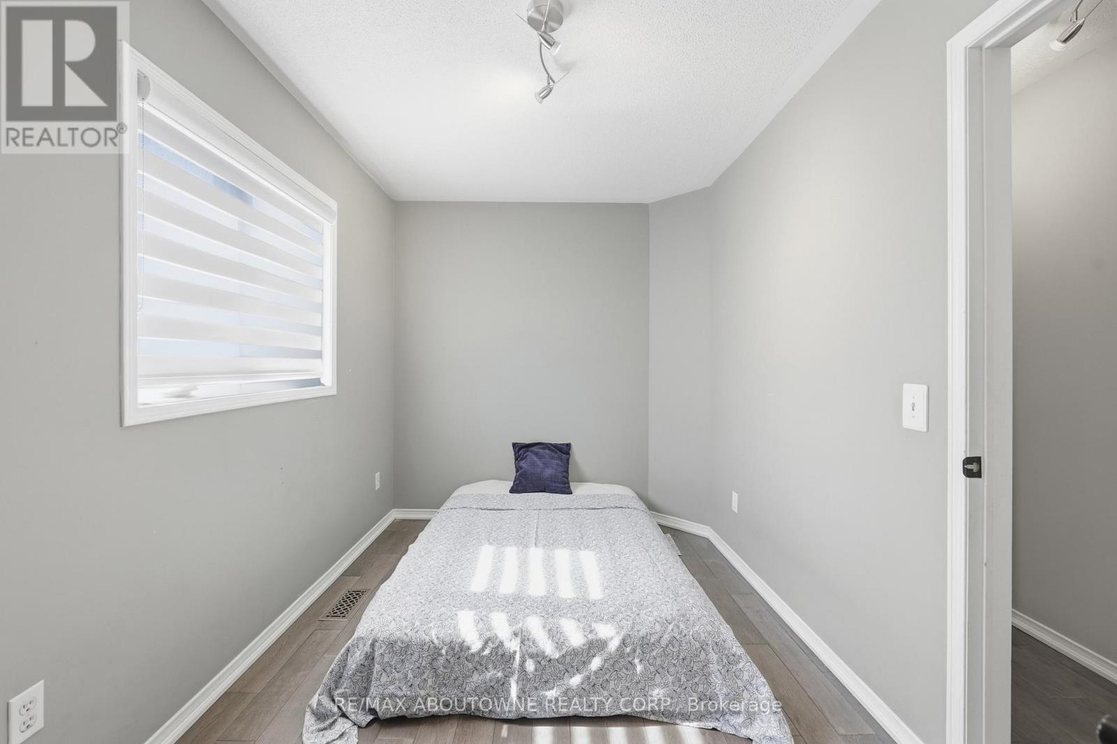 2665 Castle Hill Crescent, Oakville, Ontario  L6H 6J1 - Photo 29 - W12976132