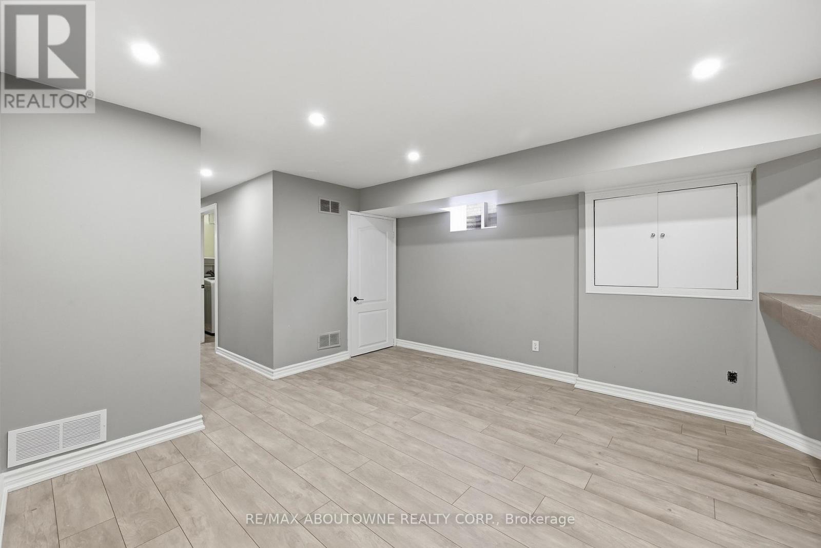 2665 Castle Hill Crescent, Oakville, Ontario  L6H 6J1 - Photo 33 - W12976132