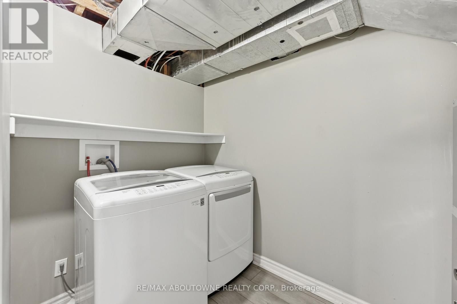 2665 Castle Hill Crescent, Oakville, Ontario  L6H 6J1 - Photo 35 - W12976132